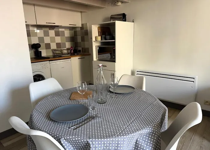 ღ Le Petit Buffet Hyper Centre La Rochelle (Charente-Maritime)